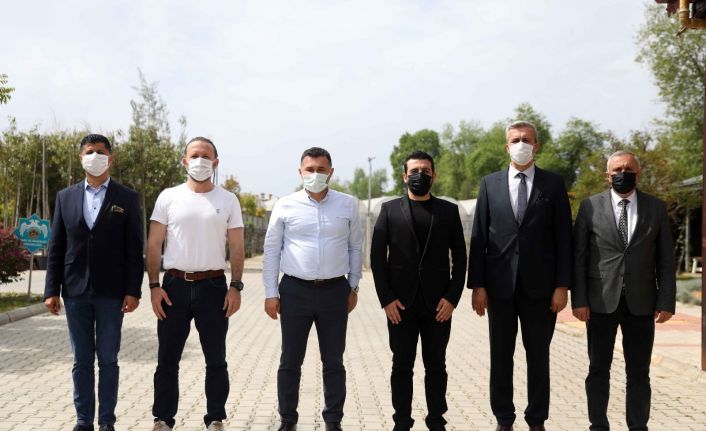 Başkan Yücel, işçilere mesleki yeterlilik belgesi verdi