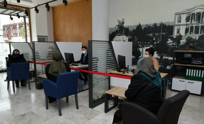 Bin kişiye istihdam kapısı açan Büyükşehir, iş arayanlarla işverenleri buluşturuyor