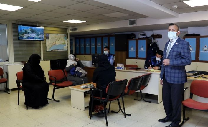 Bu kadarına da pes! Evi ve arabası var ama dileniyor