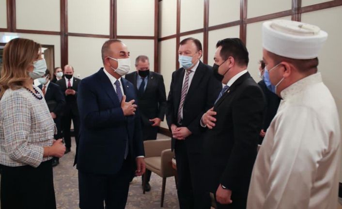 Çavuşoğlu, Romanya Müslümanları Müftüsüyle ve Türk-Tatar soydaş toplumu temsilcileriyle görüştü