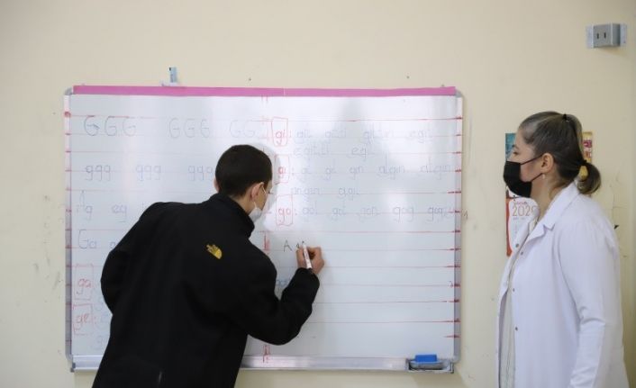 Ceza infaz kurumlarında son 3 yılda 10 bin 818 kişi okuma yazma öğrendi