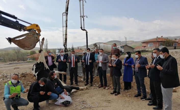 Çiçekdağı ilçesinde belediye binası ve kültür merkezi temeli atıldı