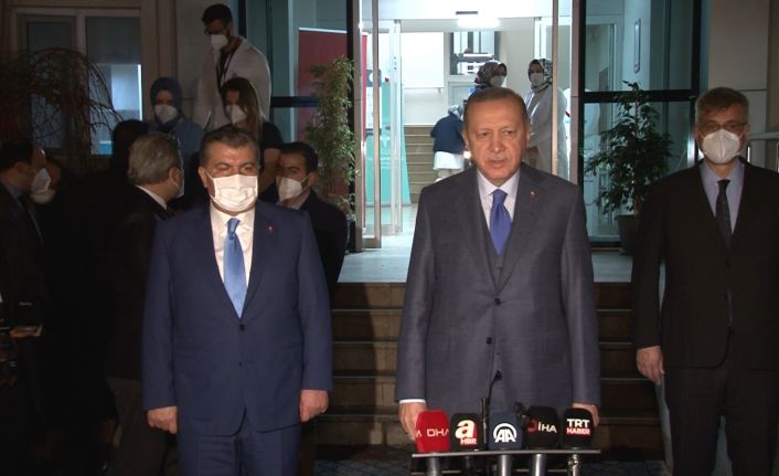 Cumhurbaşkanı Erdoğan: "Salgında hayatını kaybeden sağlıkçı kardeşlerime Allah’tan rahmet diliyorum”