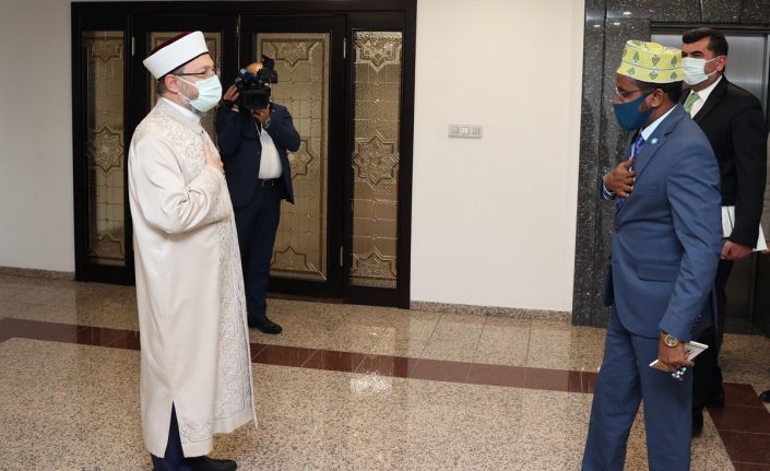 Diyanet İşleri Başkanı Erbaş, Somali Din ve Evkaf Bakanı Roble ile bir araya geldi