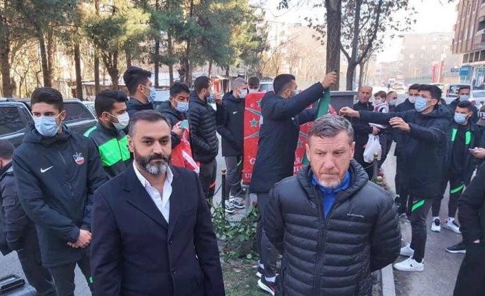 Diyarbekirspor Teknik Direktörü Şenol: “Kupayı Gaffar Okkan’ın mezarına götüreceğiz”