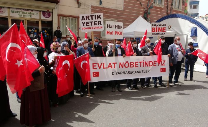 Evlat nöbetindeki baba Biçer: "HDP ve PKK’nın yalanlarına kanma, dön kızım"