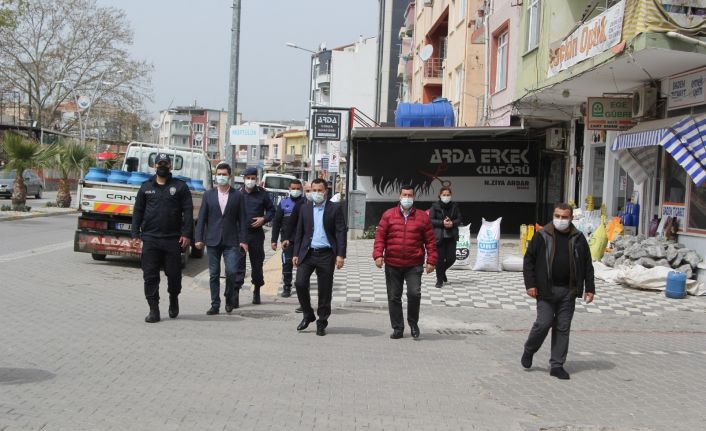 Ezine Kaymakamı Uzan, Covid-19 denetimlerine katıldı