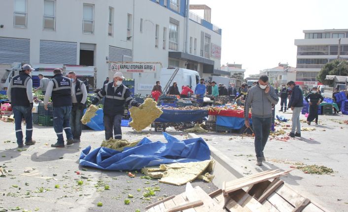 Facianın eşiğinden dönüldü: Fırtına nedeniyle çatı, pazaryerinin üstüne düştü