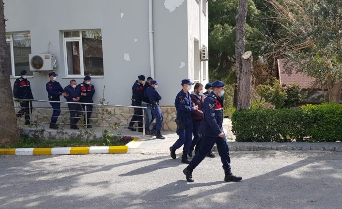 FETÖ üyelerini yurt dışına kaçıran organizatörler, kaçak göçmen operasyonunda yakalandı