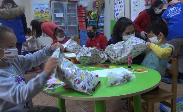 Gençlik merkezi, minik yüzlerde tebessüm oldu