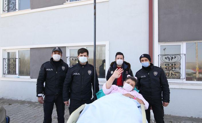 Hasta yakınları bize saldırıyor ihbarında bulunup, polis ekiplerine sürpriz yaptılar