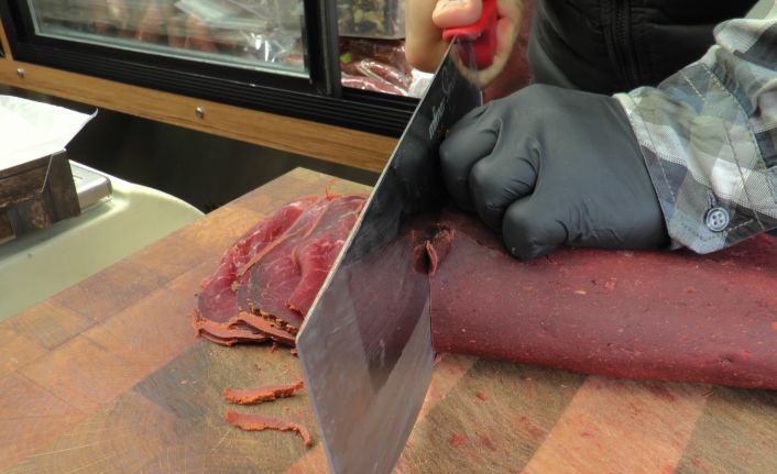 İftar sofrasının vazgeçilmezi pastırma bu yıl unutuldu