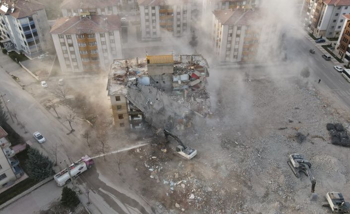 İki depremde 16 bin 773 yapı ağır hasar aldı, 5 bin 664’ünün yıkımı yapıldı