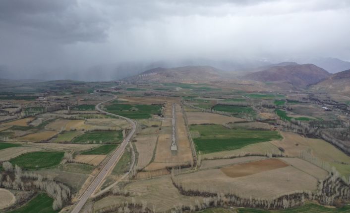 İlk yerli ve milli uçakların iniş yaptığı havaalanı ineklerin otlağı olmaktan kurtuluyor