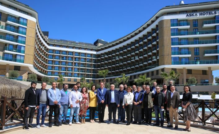 İlk YTB Özel Ödülü “Şuşa Sevinci” fotoğrafına