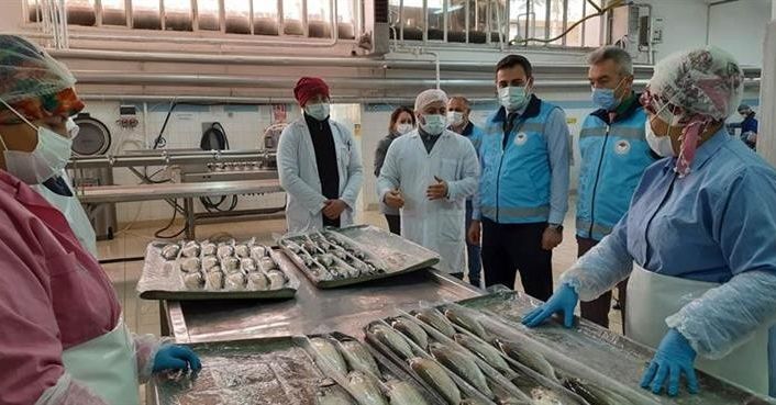 Isparta’da su ürünleri av yasağına uymayan 2 işletmeye 10 bin 910 TL ceza