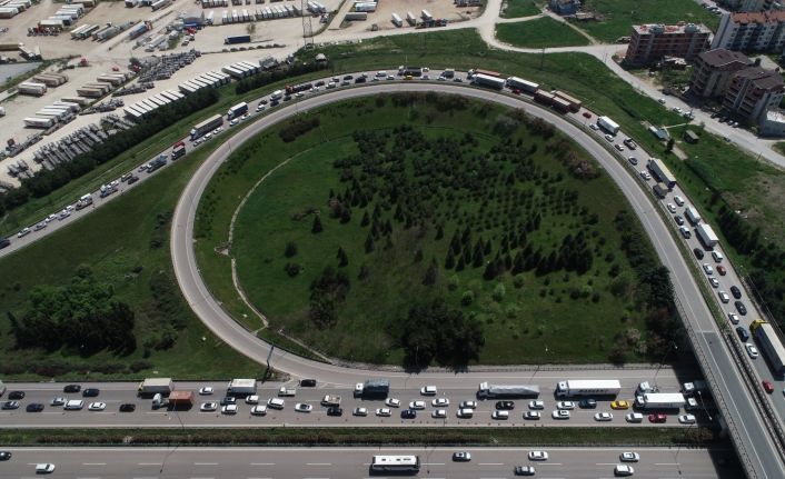 İstanbul-İzmir otobanı durma noktasına geldi, o anlar drone ile havadan görüntülendi