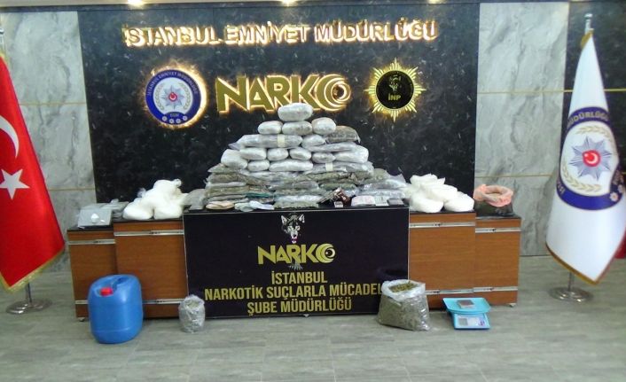 İstanbul’da şok baskın: Uyuşturucu maddeyi tuvalete dökerken yakalandılar