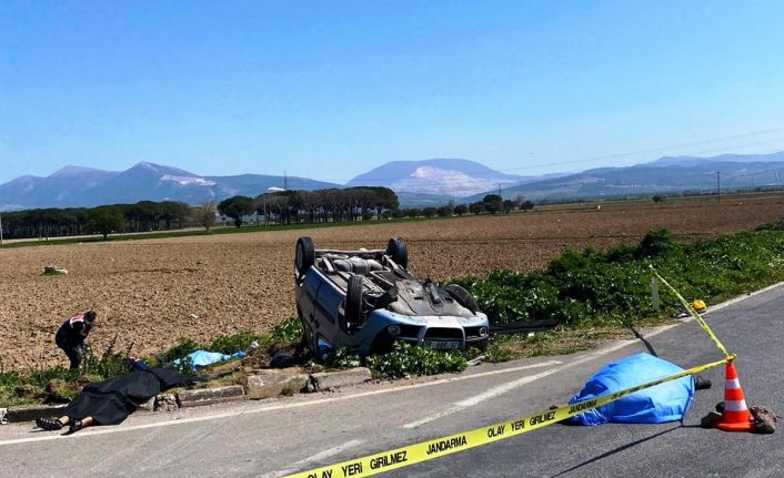 İzmir’de süt kamyonu ile hafif ticari araç çapıştı: 3 ölü, 4 ağır yaralı