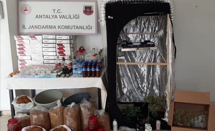 Kaçak alkol ve uyuşturucu madde üreterek satışını yapan 3 kişi gözaltına alındı