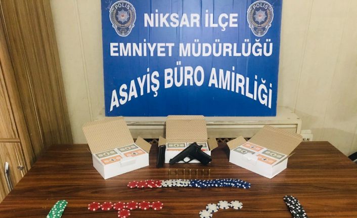 Kaçak kumarda kazanan olmadı, 17 kişiye toplamda 65 bin 653 TL ceza kesildi