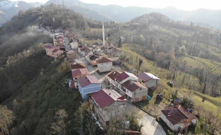 Karadeniz fıkrası gibi mahalle: Komşular 2 dakika farkla iftar açıyor