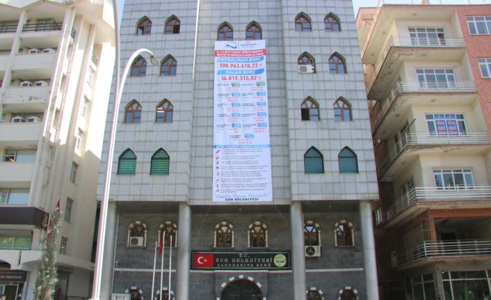 Kayyumun devraldığı Sur Belediyesinde 201 milyon liralık borç 34,5 milyon liraya geriledi