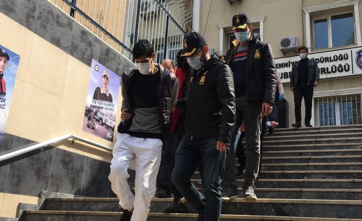 Kendilerine polis süsü vererek 1 milyon liralık vurgun yapan çete çökertildi