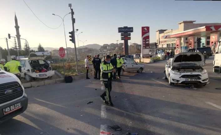 Kırşehir’deki trafik kazasında 4 kişi yaralandı