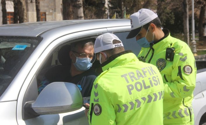 Kısıtlamada sessizliğe bürünen Erzincan ve Bayburt’ta vaka artışları devam ediyor
