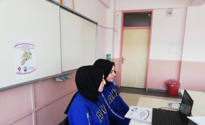 Kız Anadolu İmam Hatip Lisesi Konya Bölge 2.’si oldu