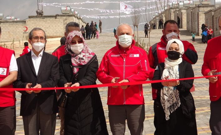 Kızılay İdlib’de yapımını tamamladığı 748 briket evi ihtiyaç sahiplerine teslim etti