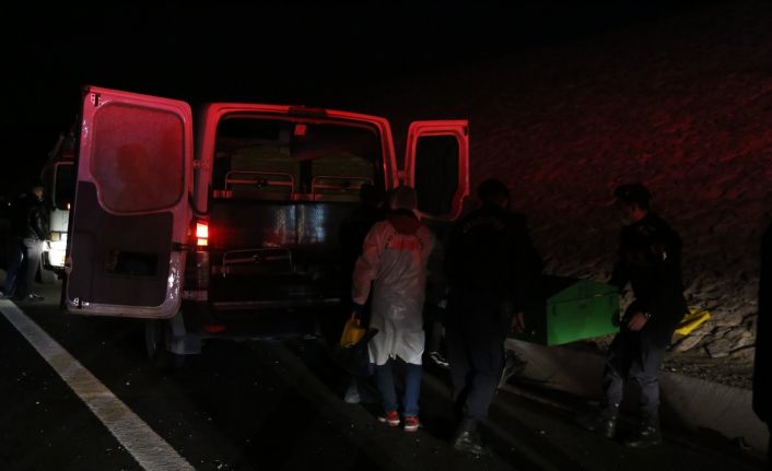 Kocaeli’deki feci kazada ölen Fahri Başkonsolos ile 2 kişinin cenazesi morga kaldırıldı