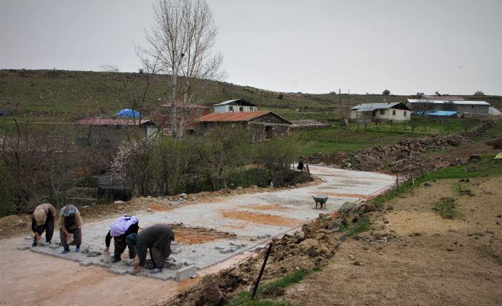 Köyün gelini, her soruna el attı, virüsü de köye sokmadı