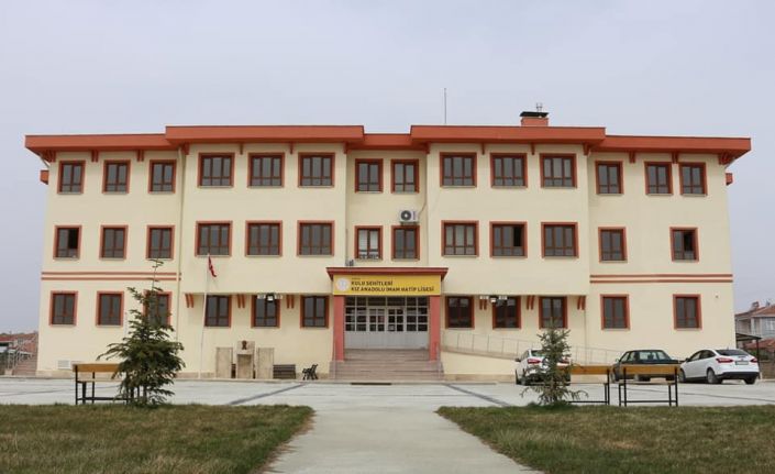 Kulu’da 2 okul merkezi sınavla öğrenci alan proje okulu oldu