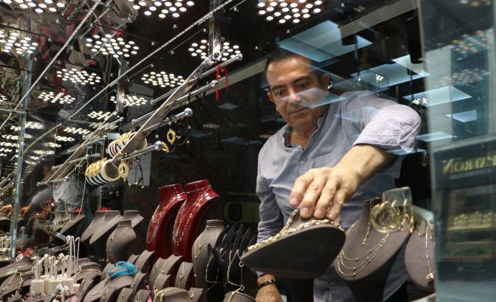 Kuyumcu esnafı İnanoğlu: “Gram altının pik yaptığı bir dönemi yaşıyoruz"