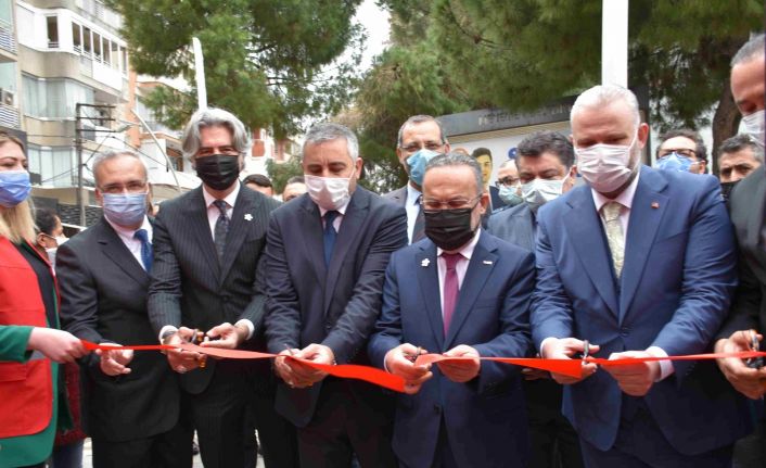 Menemen’de Türk Kızılay Attila İlhan Kan Alma Birimi törenle açıldı