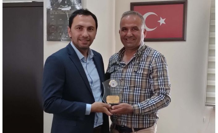 MEÜ Öğretim Üyesi Doç. Dr. Hüseyin Gümüş’e ‘Yılın En İyi Sportif Davranış’ ödülü