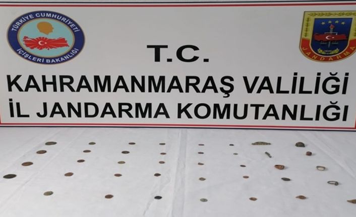 Orta Çağ’a ait sikke ve tarihi eserleri satmak isterken yakalandı