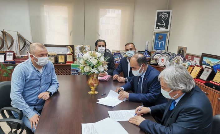 Osmaneli Belediyesi ile Belediye-İş Sendikası arasında toplu iş sözleşmesi imzaladı