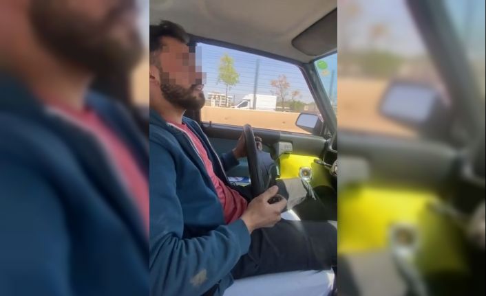 Otomobilin direksiyonunu yerinden çıkartıp hem kendi hem de diğer sürücülerin canını hiçe saydı