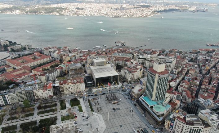 (ÖZEL) Atatürk Kültür Merkezi’ndeki dış cephesi son halini alıyor