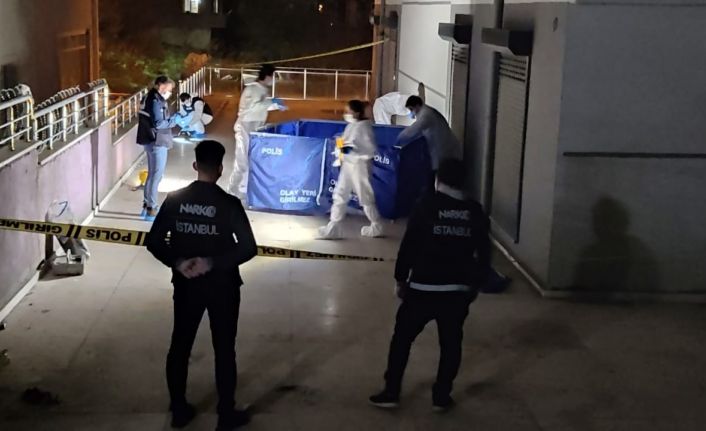 Polis ekiplerinin baskınından kaçmak isteyen İran uyruklu şahıs uyuşturucu madde ile birlikte sekizinci kattan atladı
