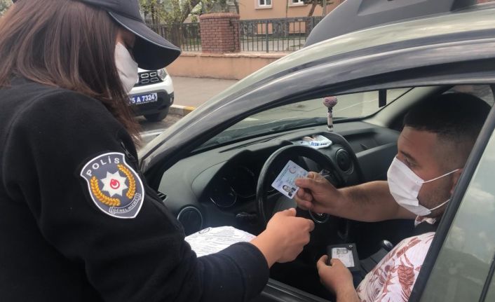 Polis, ilçe merkezinde anonslarla halkı uyardı: ‘Önce sabır sonra bayram’