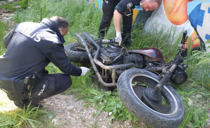 Polisin ‘dur’ ihtarına uymayan motosiklet sürücüsü, ortalığı birbirine kattı