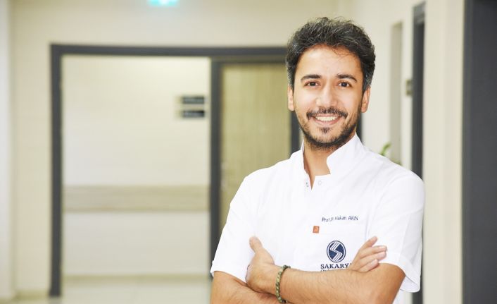 Prof. Dr. Akın: "Oruç tutmadığınız saatlerde, su kaybını azaltmak için bol su tüketin"