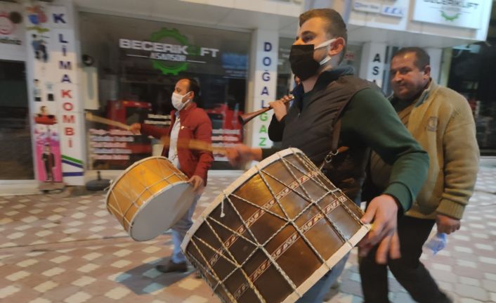 Ramazan davulcuları sahurda coşturdu