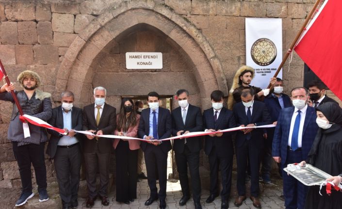 Restore edilen tarihi konak kitap otağına dönüştürüldü