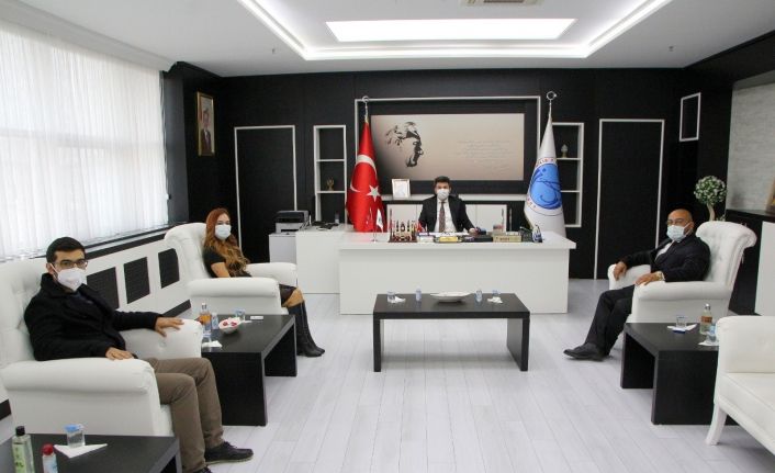 Sağlıkçılardan Rektör Karacoşkun’a tebrik ziyareti