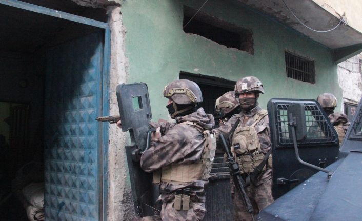 Şanlıurfa’da 200 polisle narkotik operasyonu